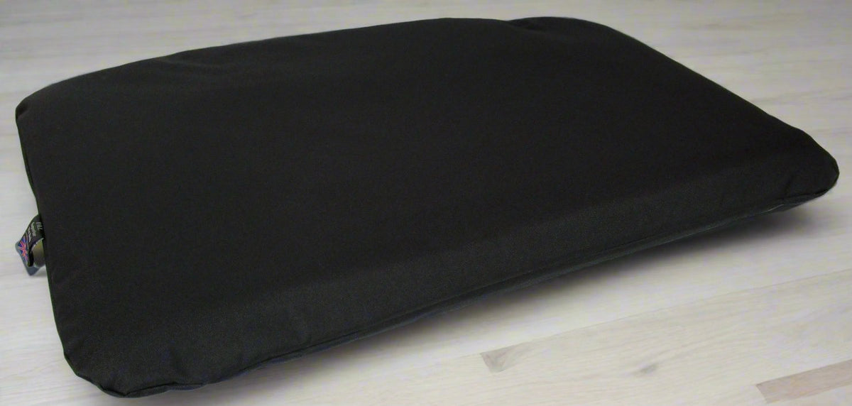 P&L Country Dog Heavy Duty Waterproof Duvet Dog Beds.